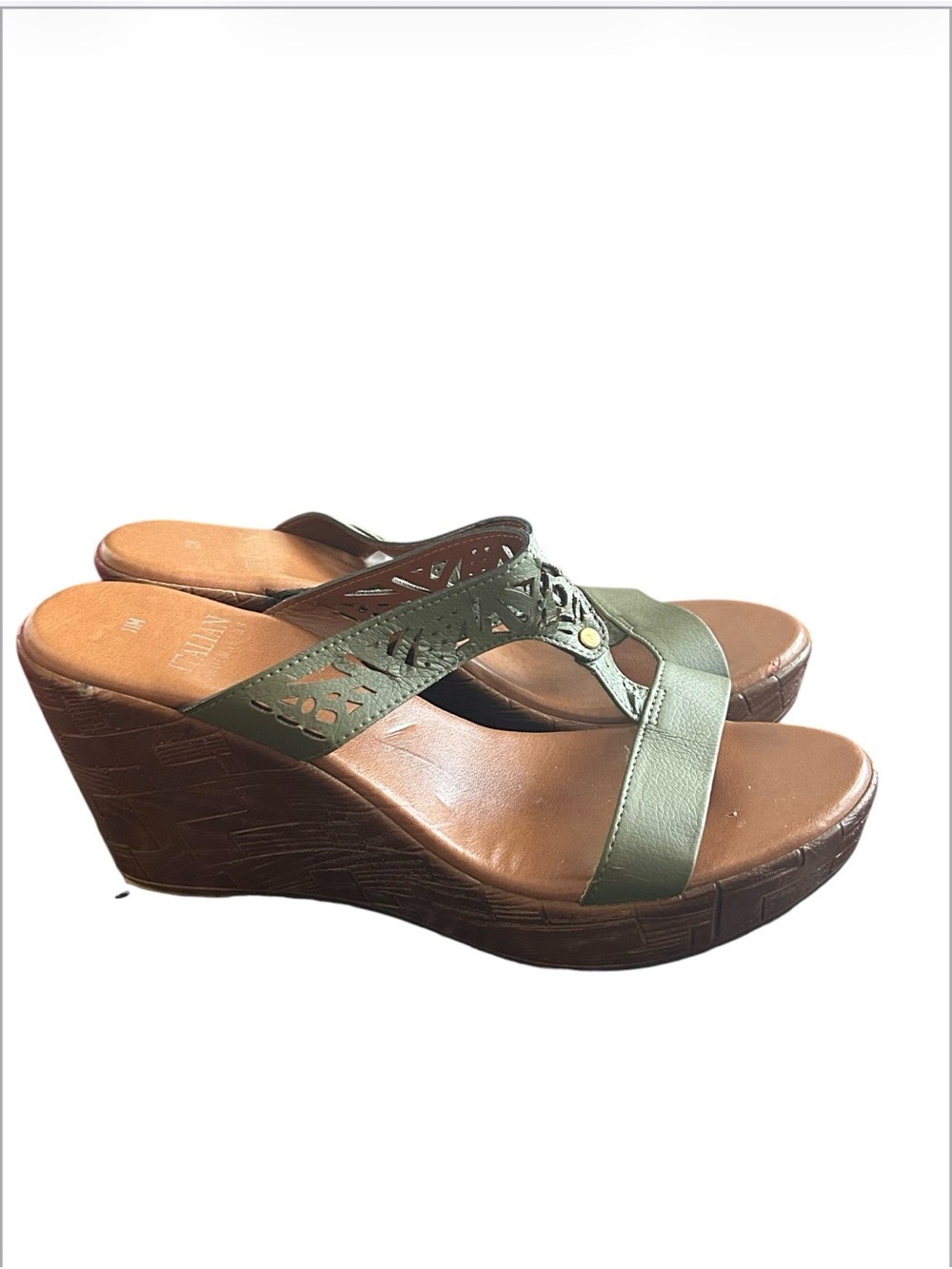 Italian Shoemakers Olive Green Laser-Cut T-Strap Sandals - Picture 3 of 10